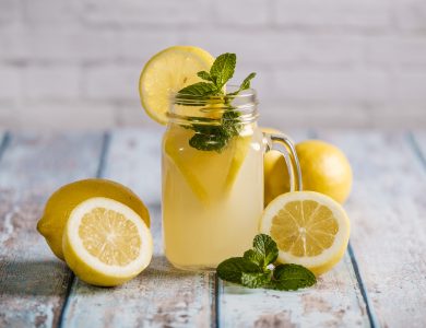اهم الاضرار التي يتسبب بها شرب الليمون للاطفال