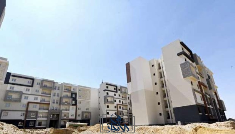 وزير الإسكان يصدر قرارات بإزالة مخالفات بناء في 3 مدن جديدة وتسليم أراضي &quot;مسكن&quot; ببرج العرب