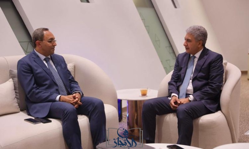 وزير السياحة والآثار ومحافظ قنا يبحثان تعزيز التعاون لتنمية السياحة بالمحافظة