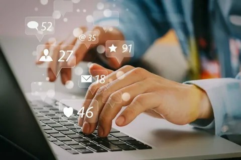 السوشيال ميديا وعلاقتها بالطاقة السلبية
