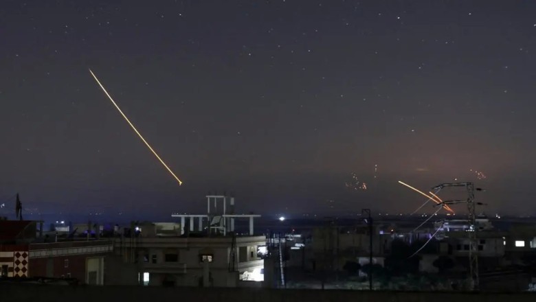 تقول مصادر سورية إن إسرائيل قصفت مواقع استيطانية في حمص